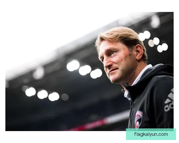 英超哈森许特尔执掌南安普顿，球队状态逐渐回暖